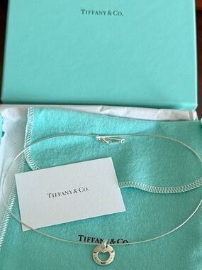 NWT ©️1999 Tiffany & Co. Heart Cutout Pendant Omega Chain Necklace